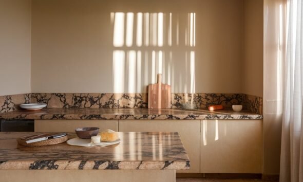 Setting granite countertops